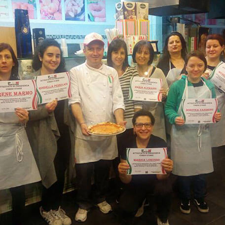 Forno a legna acceso della Pizzeria Del Corso